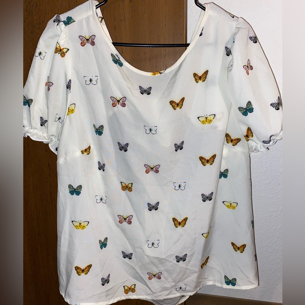 SHEIN White Ruffled Blouse with Elegant Sleeves